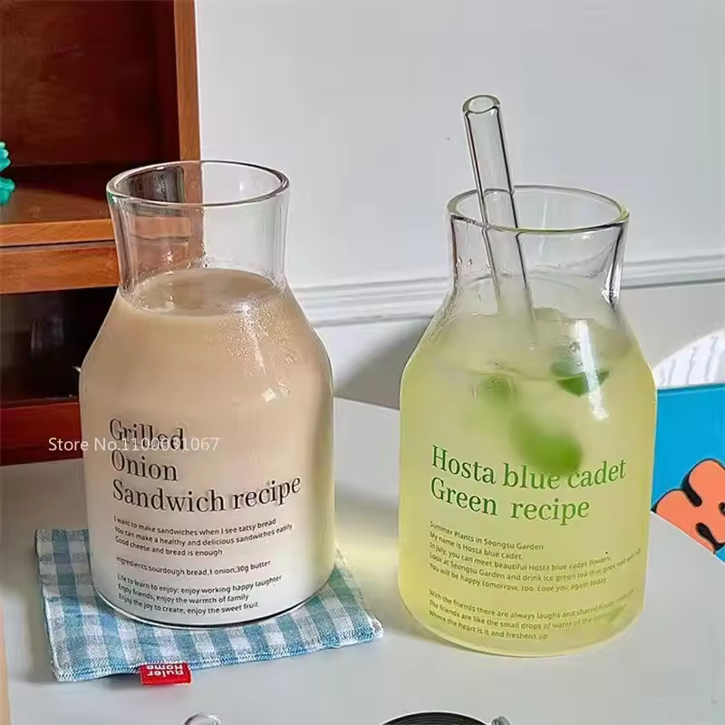 لیوان شیشه‌ای نی دار ظرفیت 450 میلی‌لیتر