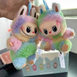 چارم بگ لبوبو طرح رنگین‌کمانی