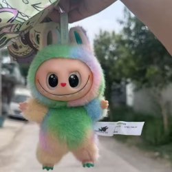 چارم بگ لبوبو طرح رنگین‌کمانی